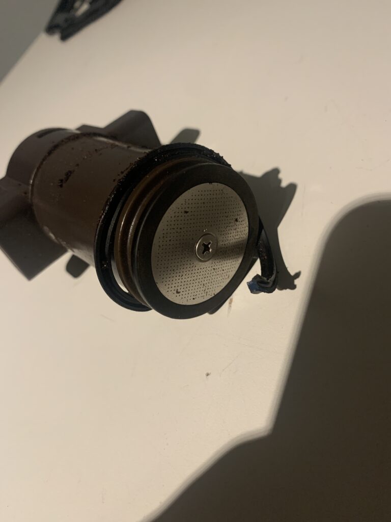 Geen koffie door een kapotte (verkeerd geplaatste) piston o-ring van een Jura F9.